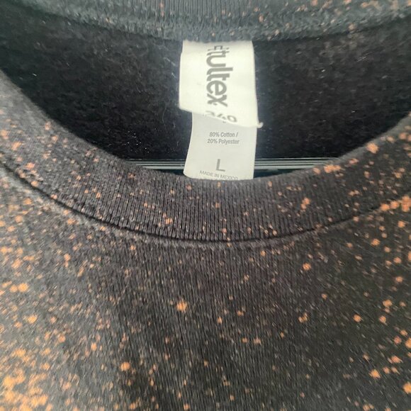 Yellowstone Sweatshirt - Picture 4 of 7